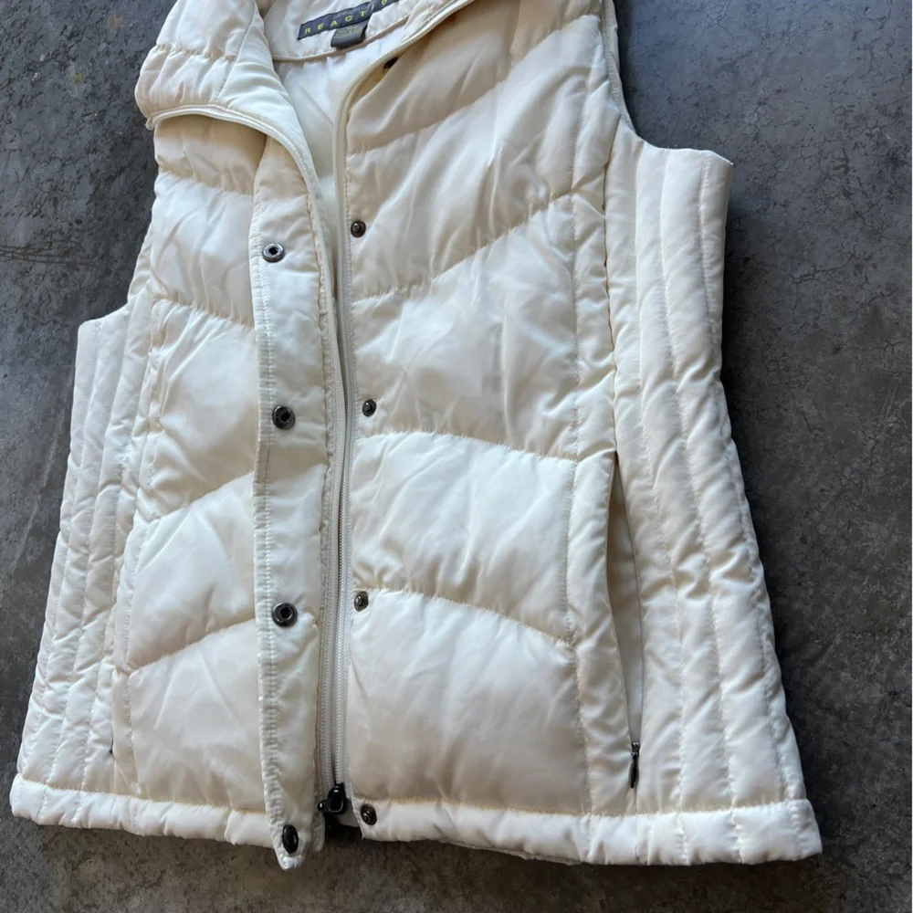 Kenneth Cole Reaction Down Puffer Vest Women’s Medium Ivory Quilted Zip Pokets
